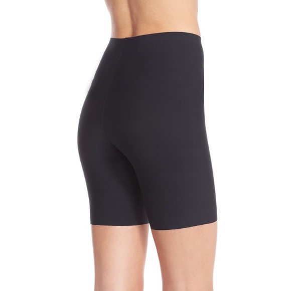 Spanx Thinstinstincts Mid-Thigh Short ⭐️ - Picture 2 of 5